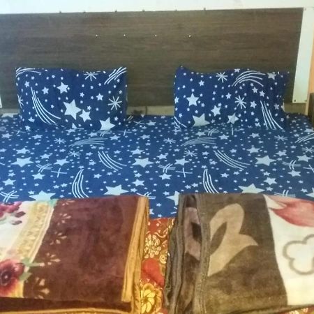 Spot On Sharma'S Kitchen & Home Stay Bajaura Kültér fotó